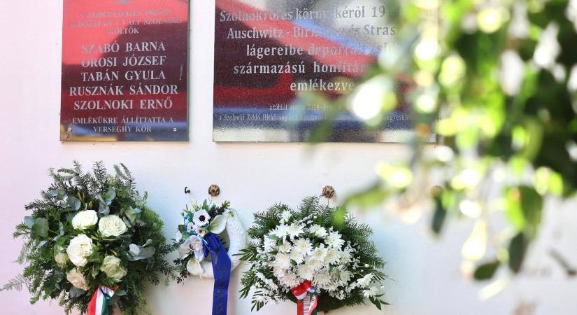 Megemlékezés a szolnoki zsidó áldozatokról a Kis Zsinagógában