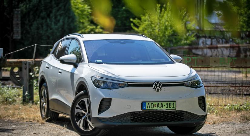 Ez a villanyautó lenne a hétköznapok hőse? Teszteltük a legolcsóbb Volkswagen ID.4-et – fotók