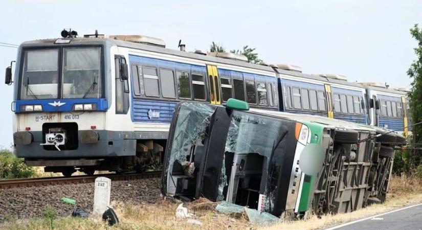 Szegeden és Szentesen küzdöttek a Kungyalunál történt súlyos buszbaleset sérültekért