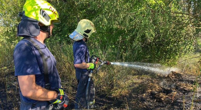 Többezer tűzhöz riasztották a tűzoltókat – fontos figyelmeztetést adott ki a katasztrófavédelem