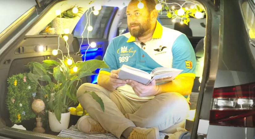 Az ukrán nagykövet egy csomagtartóból bukkant elő a XII. kerületben