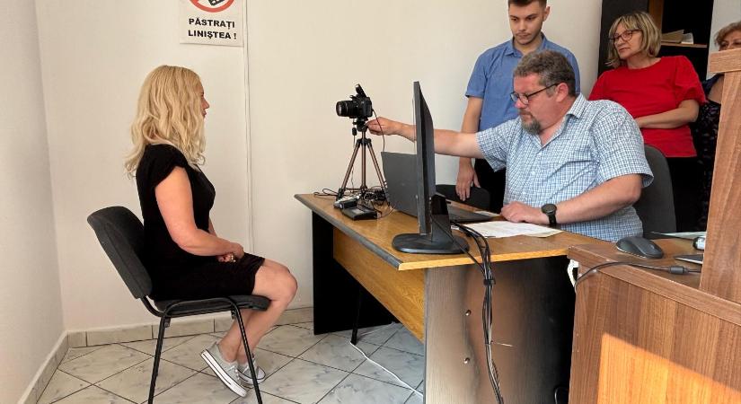 Patthelyzet az utazóknak: már csak e-személyit lehet igényelni, de nem adják időben