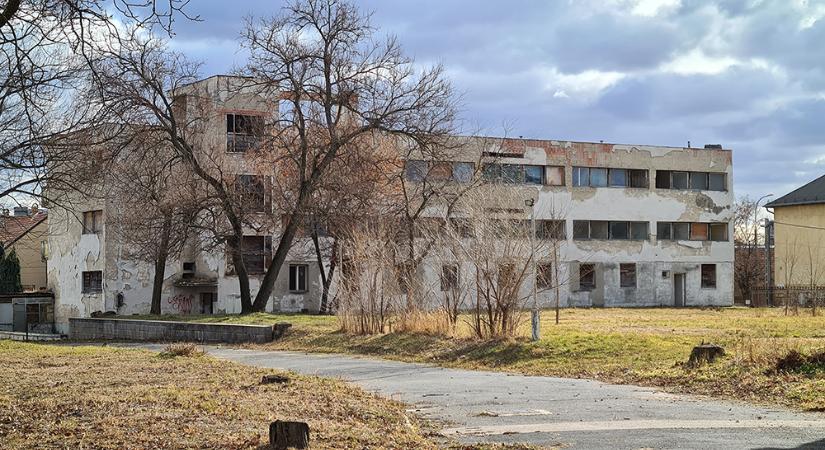 Milliárdos ingatlanmutyi tervét gyanítják a XV. kerületben