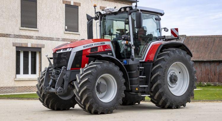 A Massey Ferguson bemutatja az MF 8S Xtra szériát