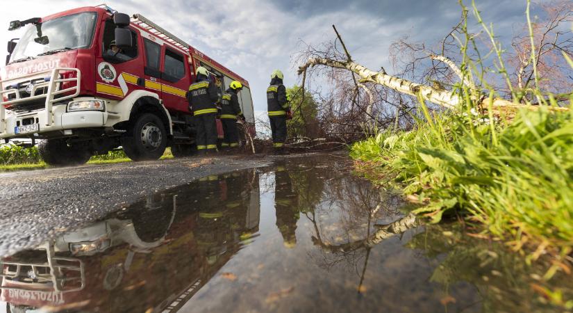 Letarolta a vihar a Dunántúlt – képeken a pusztítás
