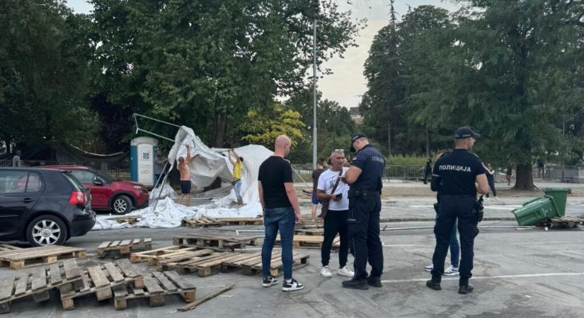 A sátortábor az égbe megy