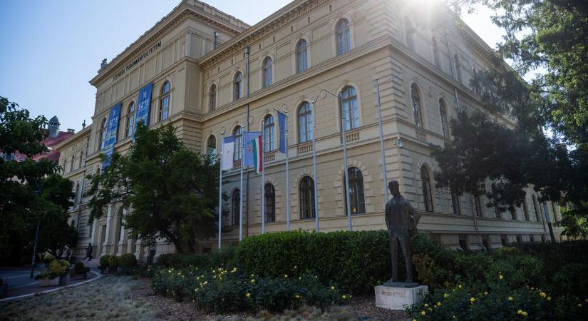 Meggyalázták József Attila és Kossuth Lajos szobrát Szegeden
