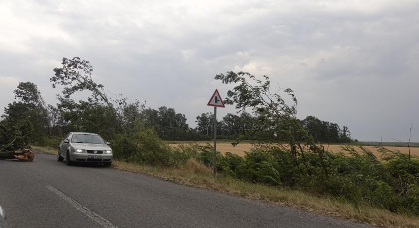 Pusztító vihar vetett végett a kánikulának a Sárréten
