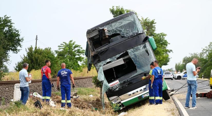 Kungyalui buszbaleset: gyanúsítottként hallgatták ki a sofőrt
