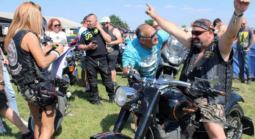 Motorostalálkozó és rockfesztivál Polgárdiban