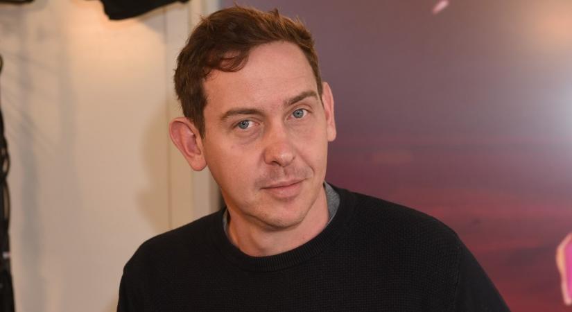 „Sosem fordult még velem elő, de a végén a tapsnál elsírtam magam" - Molnár Gusztáv Szerelemfüzetének minden lapja megható és tanulságos