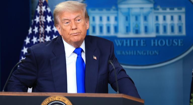 Trump 10 százalékos pótvámot vetne ki minden országra, amely csatlakozik a BRICS-csoporthoz