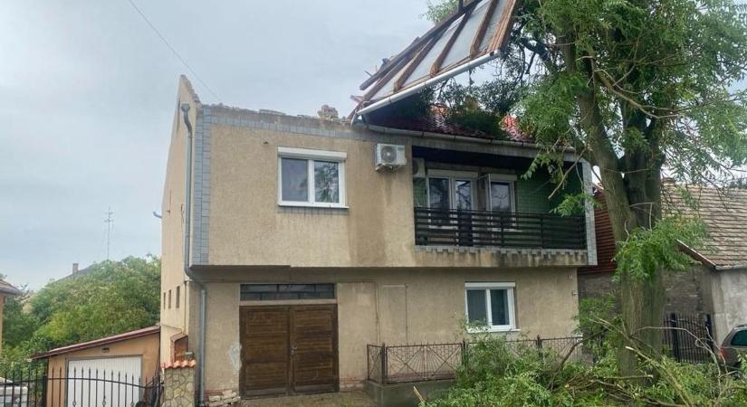 Tetőt bontott, fákat döntött ki a vihar, soha nem látott károk  fotók