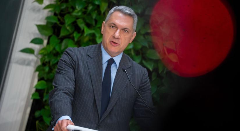 Lázár János: minden közlekedési eszközt és pályát érintett a vihar (videó)