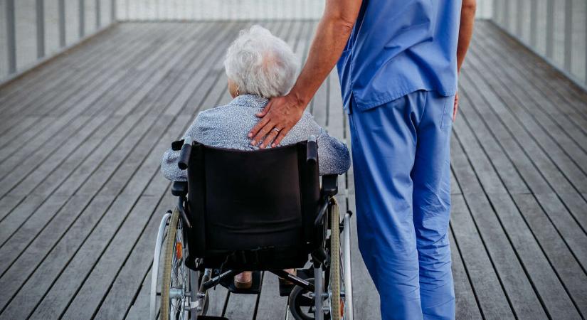Demenciatérkép: kapaszkodó a családoknak, akiket a rendszer magára hagyott