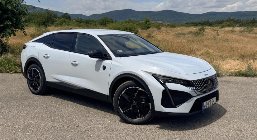 Beérett a lágy hibrid? – Ez most a legjobb ár/érték arányú Peugeot 408