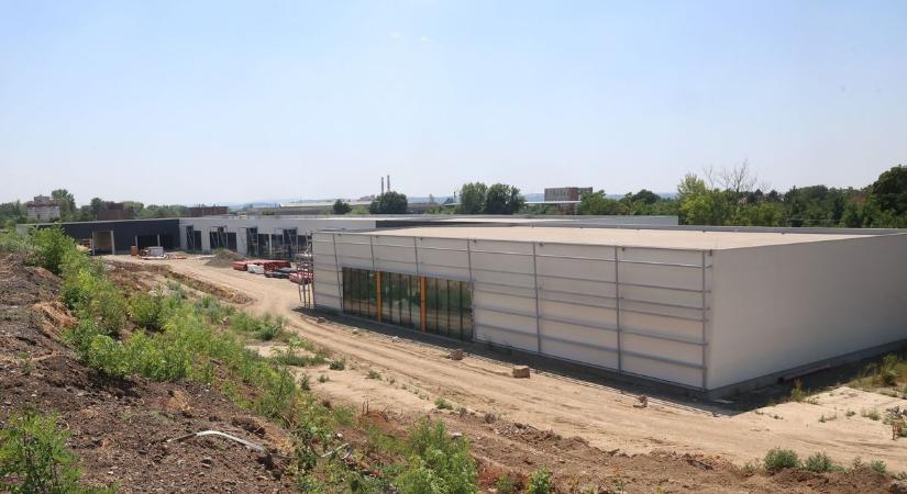 Erre már sokan vártak: újabb bevásárlóközpont épül Pécsen!