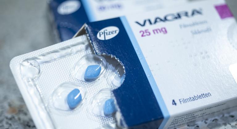 102 éves a legidősebb brit Viagra-használó, 80 felett is divatos a kék pirula a szigetországban
