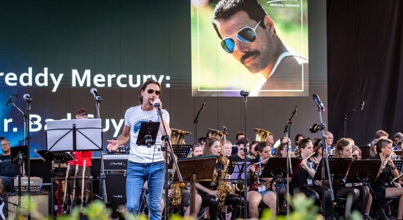 Különleges fúzió: fúvósokkal szólaltak meg a rockslágerek Vasváron - fotók!