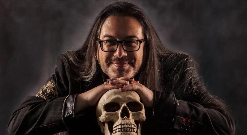 A Doom alkotója sem csapatát, sem a másik játékát nem adja fel