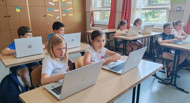 Móricz: laptop-adomány gépeivel gazdagodtak