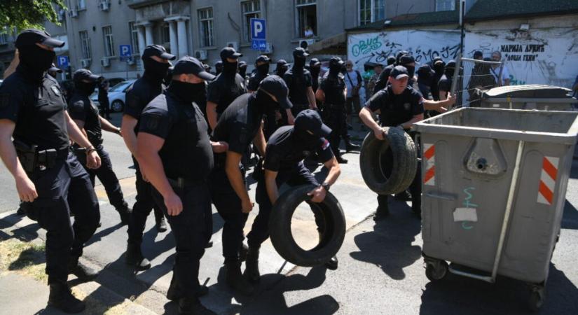 Tagadja a minisztérium, hogy a kórházi ágyhoz bilincselték volna az egyetemistát