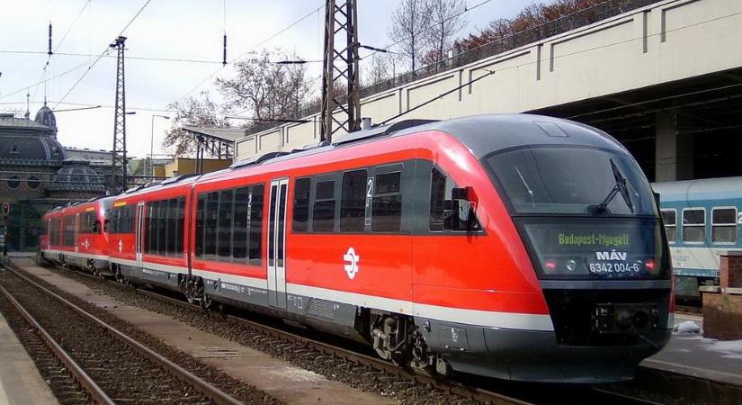 Így járnak a vonatok a Balaton észeki régiójában a hétfői vihar után