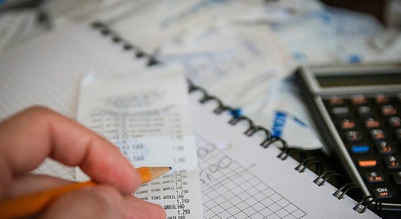 Késve fizeti ki a számláit a magyar vállalatok több mint fele