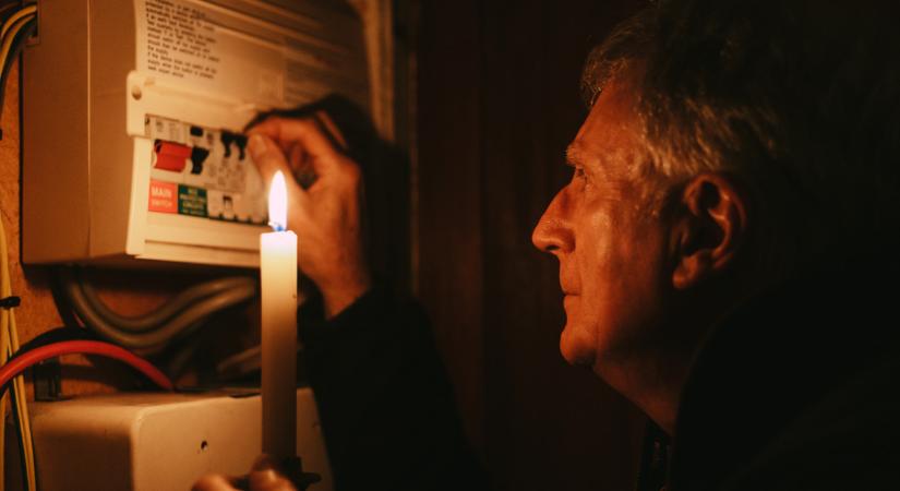 Megkezdődtek a helyreállítások: 150 ezer ügyfélnél már helyreállt az áramszolgáltatás