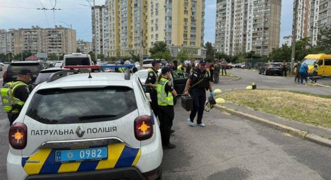 Kijevben egy ismeretlen a saját autójában lőtt agyon egy férfit, az elkövetőt keresik