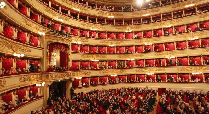 A Scala milánói operaház kitiltja a trikóban vagy rövidnadrágban érkező nézőket