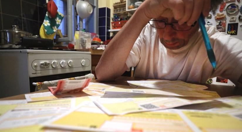 Átverés vagy jogi trükk? 2009 előtti vízdíjtartozással riogatják a pécsieket!