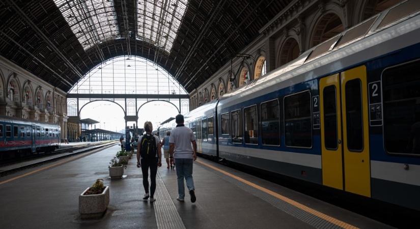 Áramszünet miatt állt a vonatforgalom a Keleti pályaudvar és Rákos között
