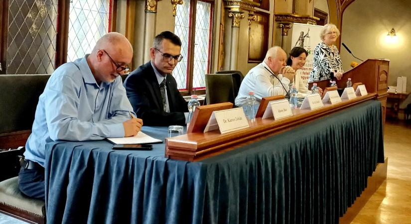 Szili Katalin: az Európai Unió nem foglalkozik a nemzeti kisebbségek ügyével