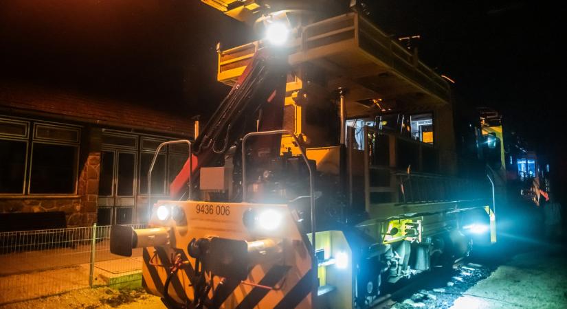 Több vasútvonalon kedden sem lehet közlekedni, gond volt a Keletibe vezető vonalon