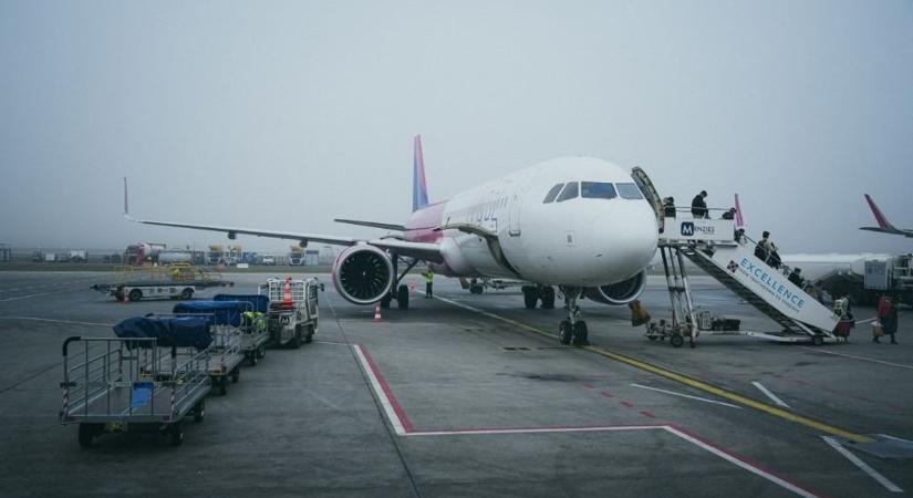 Jelentést adott ki a Budapest Airport: újabb zivatar érte el a ferihegyi repülőtér – így közlekednek most a repülőgépek