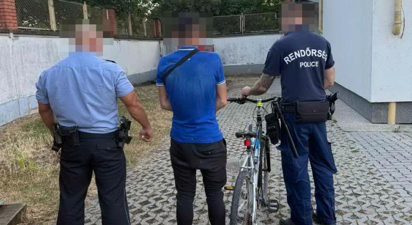 A szuper bicikli sem segített a férfin, csak ekkora távot tudott megtenni vele Szolnokon