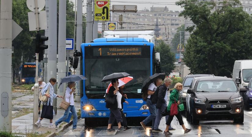 Káosz a vihar után: villamos-stop, dugók, áramkimaradások