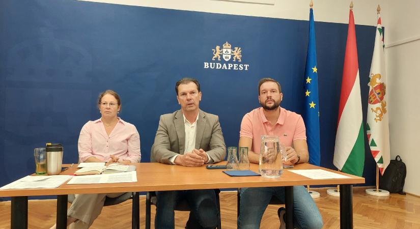 Fővárosi DK: Két jobboldali párt acsarkodik a hatalomért, egymást akarják lehúzni a mocsárba