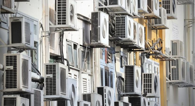9 Celsius-fokkal is hűvösebb lehet a ház, ha ilyen anyagot kennek rá