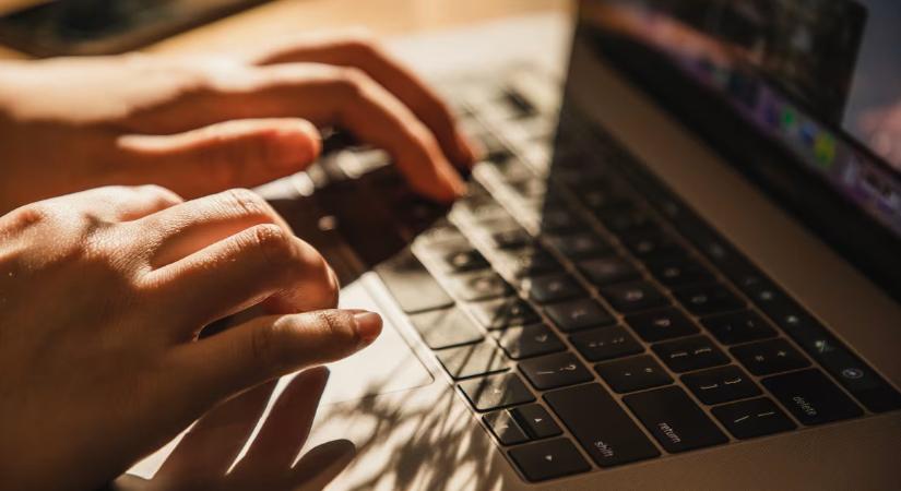 Gyermekekről töltött fel pornográf videókat az internetre egy kövesdi férfi