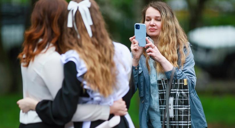 Már a tinédzser lányoknak is fizetnek, csak szüljön valaki – Oroszország kétségbeesett küzdelme