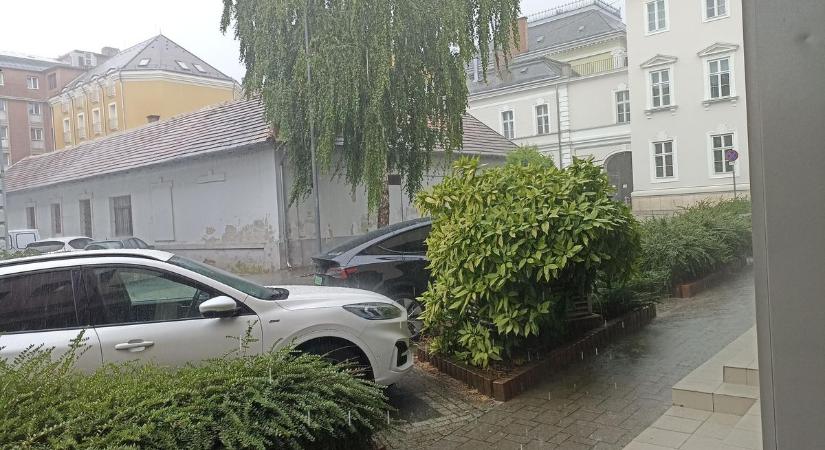 Így csapott le a zápor Zalaegerszegen (videó)