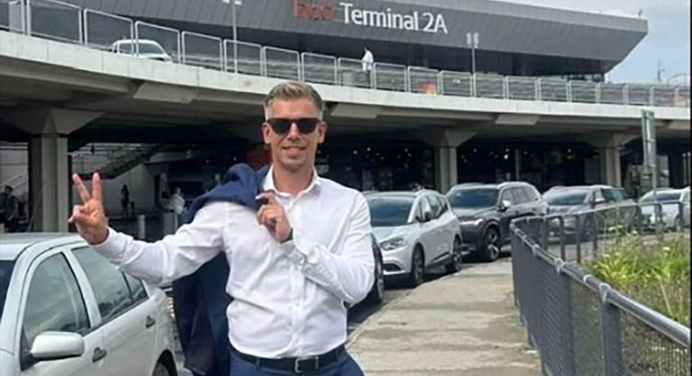„Reptér, lobog a szélben a légzsák” – Magyar Péter ferihegyezéséről