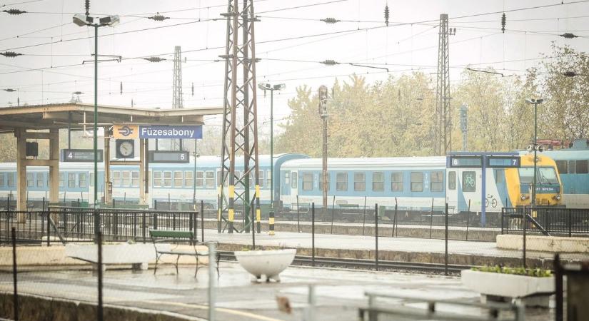 Rendőrt kellett hívni Füzesabonyban az Agria InterRégióhoz - megállították a vonatot