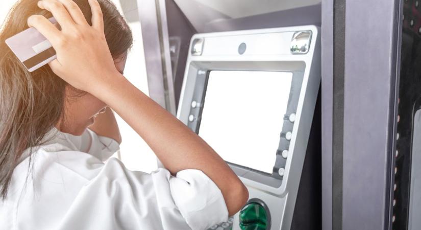 Több napra leáll a bank, nem lesz könnyű dolga az ügyfeleknek