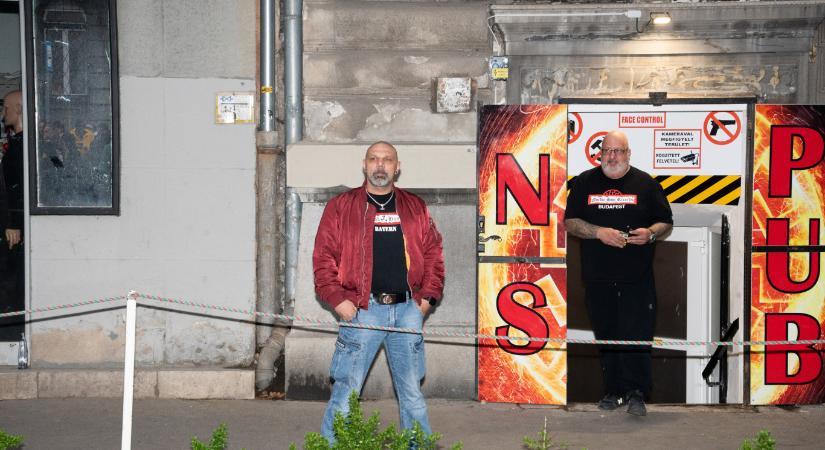 Nyomoznak az erzsébetvárosi náci kocsma ügyében tiltott önkényuralmi jelkép használata miatt