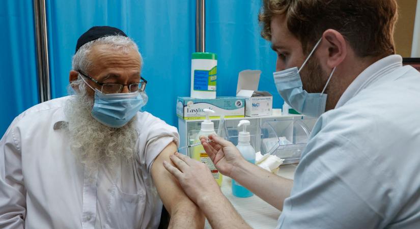Bevezetik a vakcinaútlevelet, rohamtempóban az izraeli oltási program