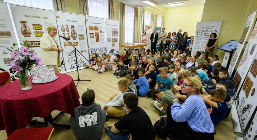 A Néprajzi Múzeum vándorkiállítása érkezett Sopronba - fotók