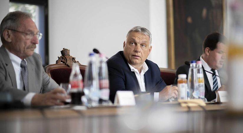 Orbán Viktornak elege lett, jogszabályban tiltja meg a tüntetést a magyaroknak
